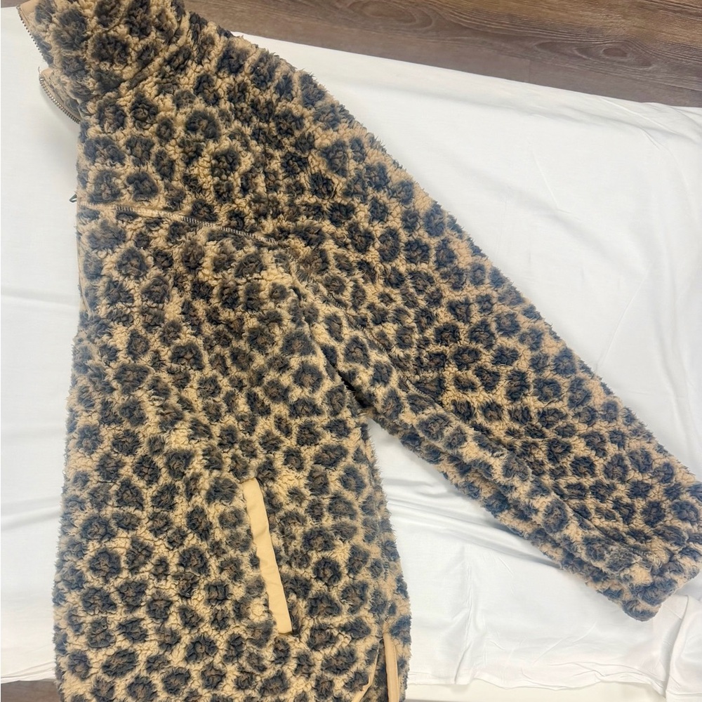 Abercrombie & Fitch Leopard Print Fleece Hoodie - Tan and Black - Picture 2 of 3